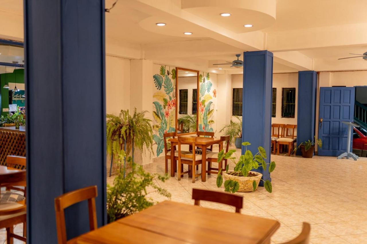 Hotel Sabana Flores Extérieur photo